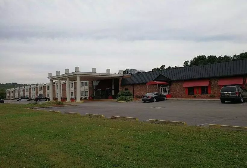 Mystic River Hotel & Suites