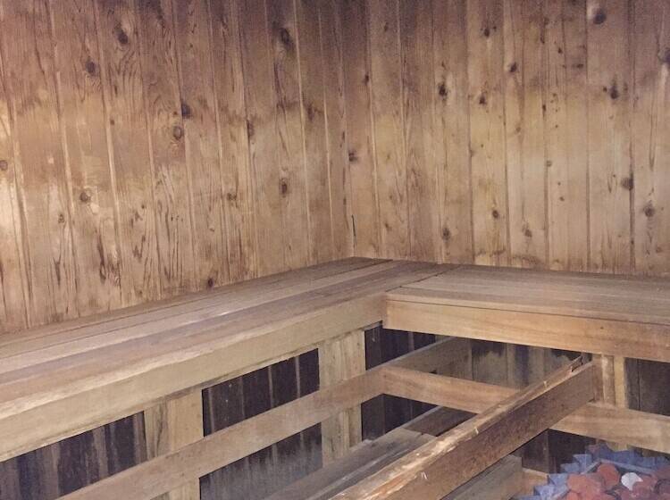 Mystic River Hotel & Suites