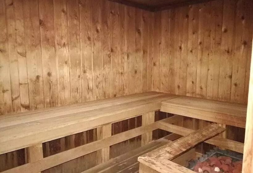 Mystic River Hotel & Suites