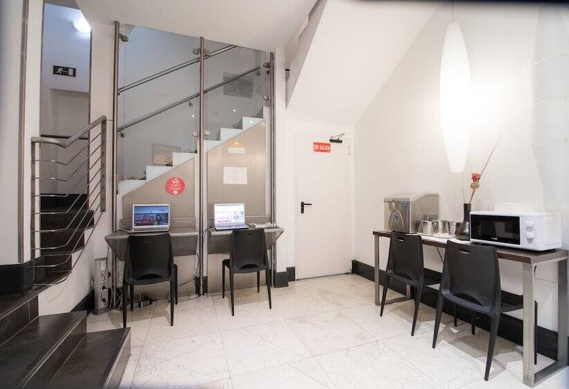 هتل Petit Palace Posada Del Peine