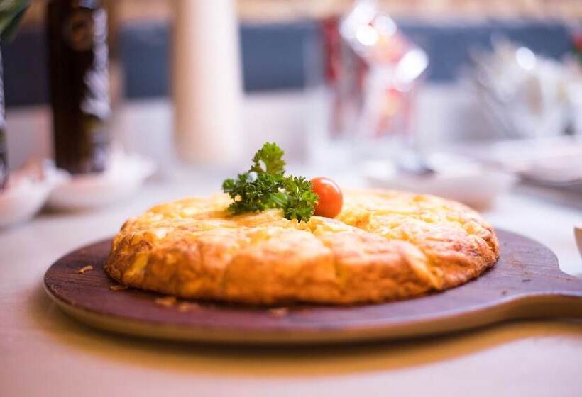 هتل Petit Palace Posada Del Peine