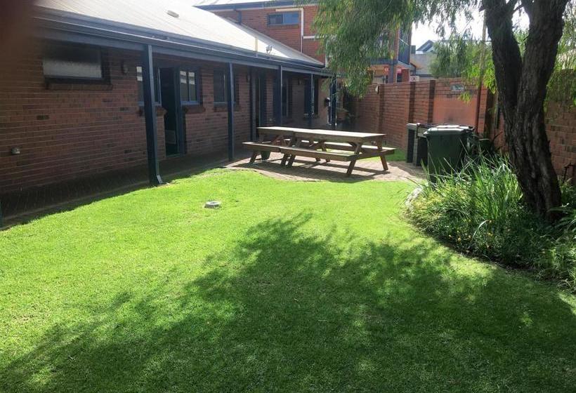 Retkeilymaja Dunsborough Inn Backpackers