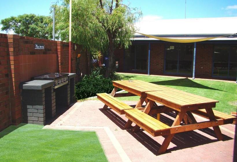 Retkeilymaja Dunsborough Inn Backpackers