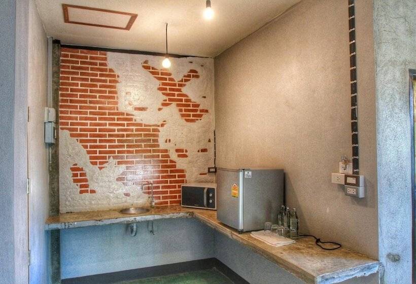 בית מלון כפרי Above The Sea Maesariang