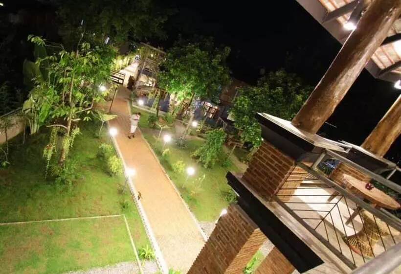 ホテル Above The Sea Maesariang