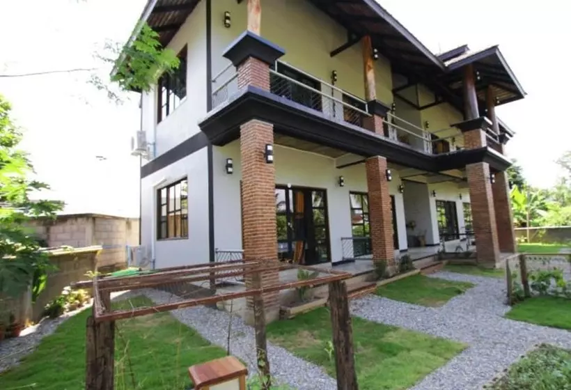 ホテル Above The Sea Maesariang