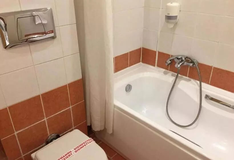 Hotel Athina Airport