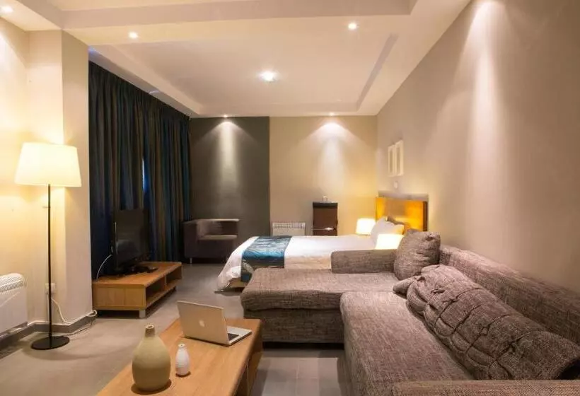 Hotel Athina Airport