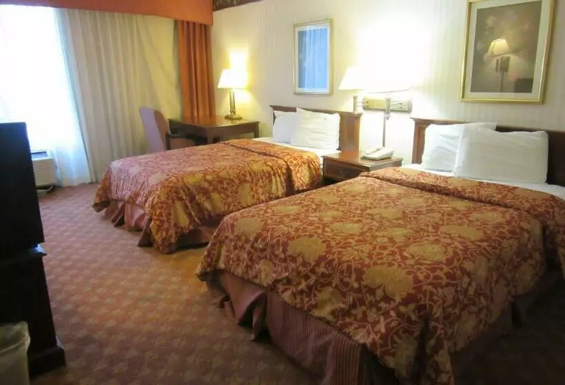 호텔 Governor's Inn & Suites