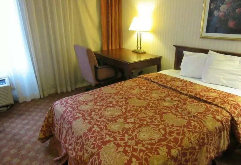 호텔 Governor's Inn & Suites