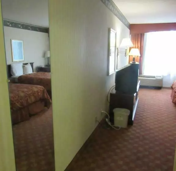 호텔 Governor's Inn & Suites