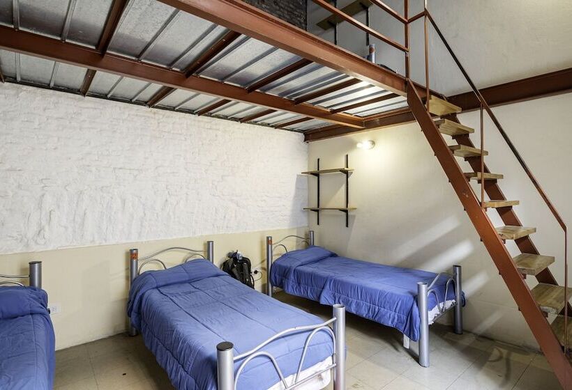 هتل Granados Hostel