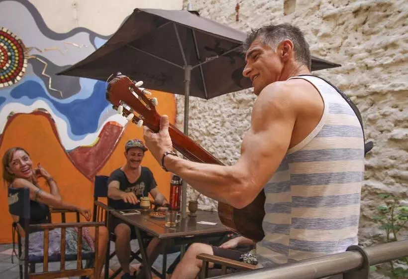 هتل Granados Hostel