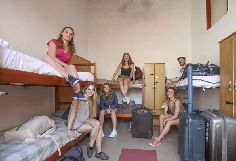 هتل Granados Hostel