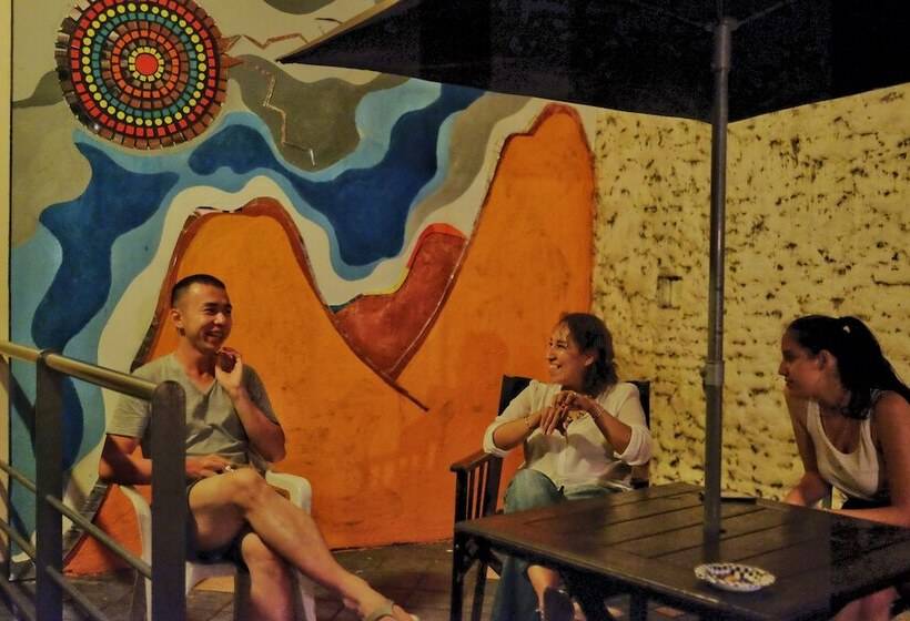 هتل Granados Hostel