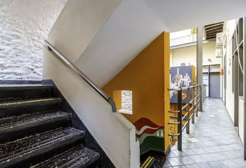 هتل Granados Hostel