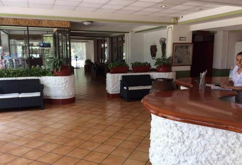 فندق Maya Palenque