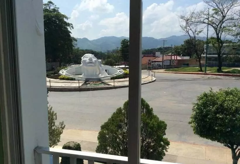 Отель Maya Palenque