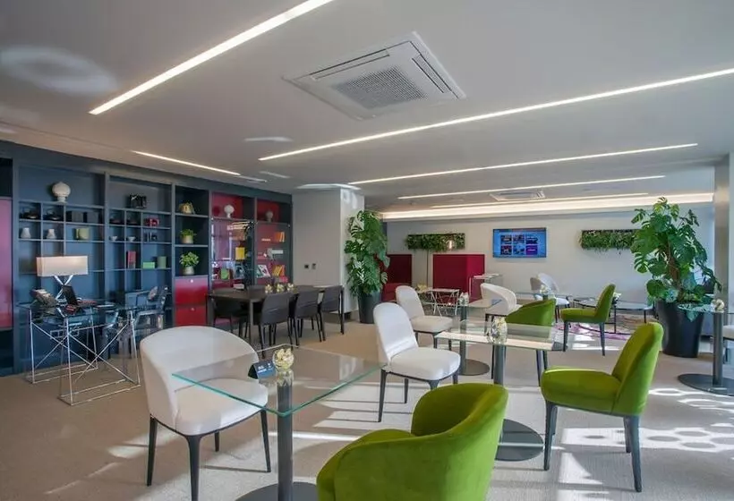 هتل Puerta America