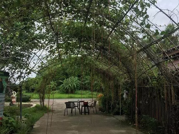 هتل Karuna Resort