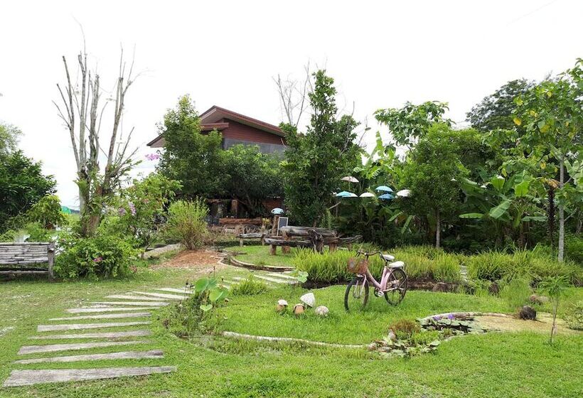 Отель Karuna Resort