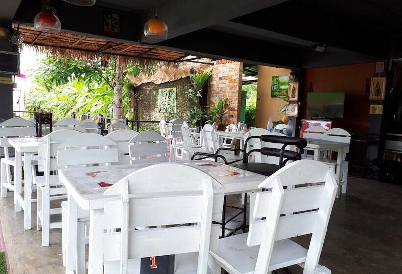 Отель Karuna Resort