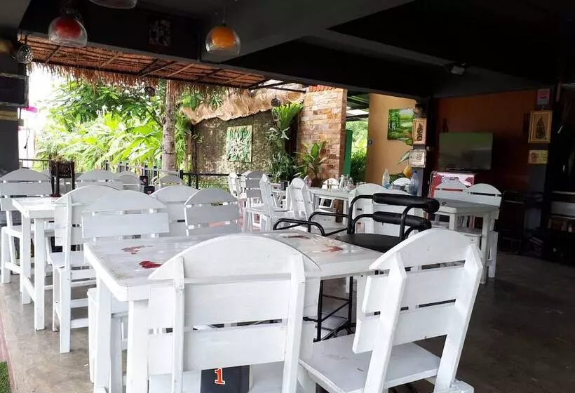 هتل Karuna Resort