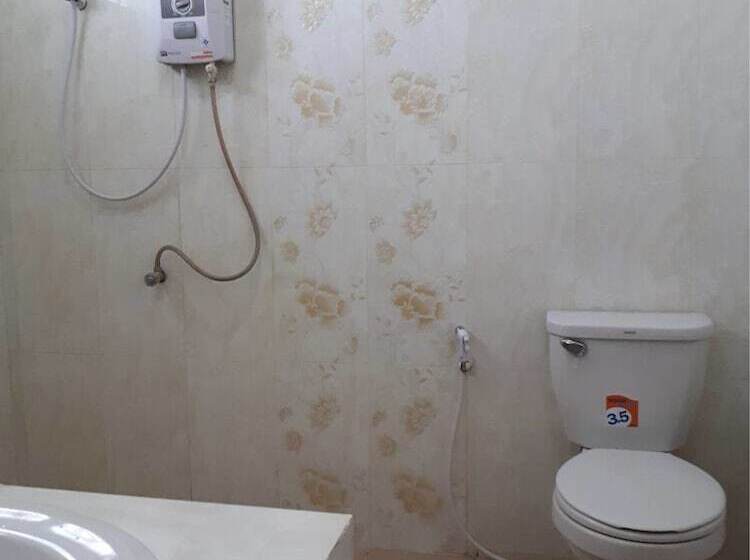 Отель Karuna Resort