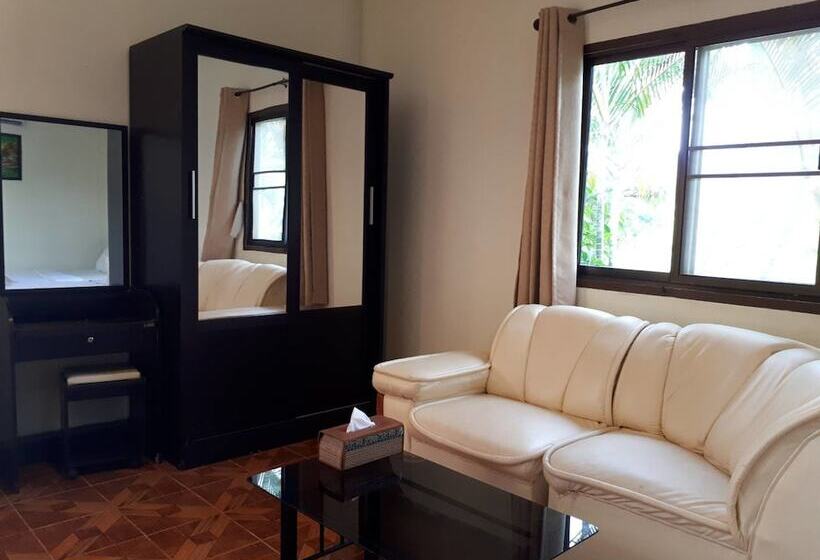 Отель Karuna Resort