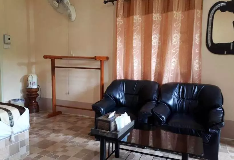 هتل Karuna Resort