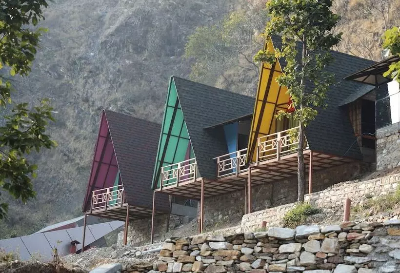 Hotelli Rakatal Rocks Resort