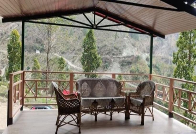 Hotelli Rakatal Rocks Resort