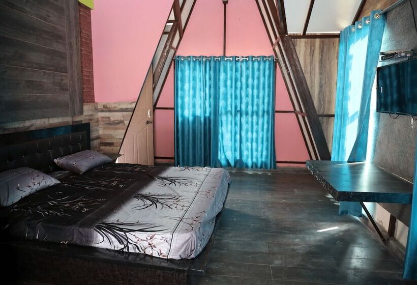 Hotelli Rakatal Rocks Resort