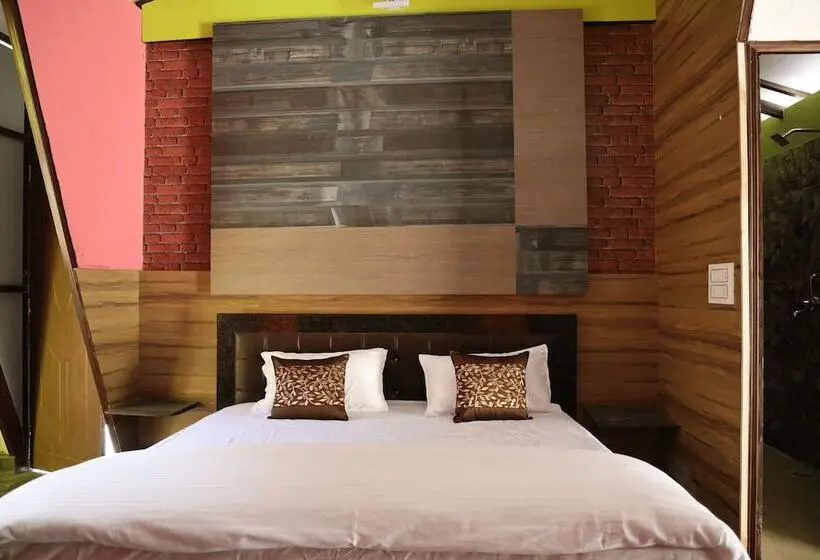 Hotelli Rakatal Rocks Resort