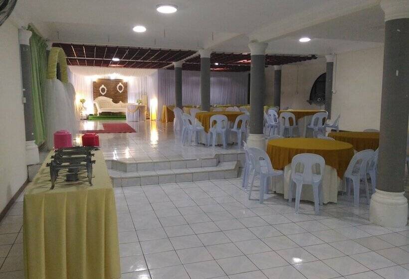 호텔 Tandarason Resort & Country Club