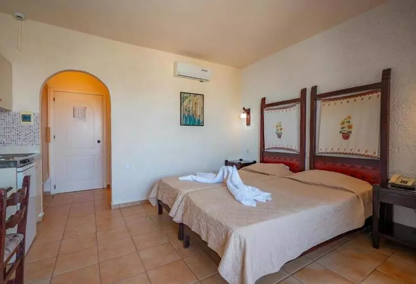 호텔 Lefkoniko Bay