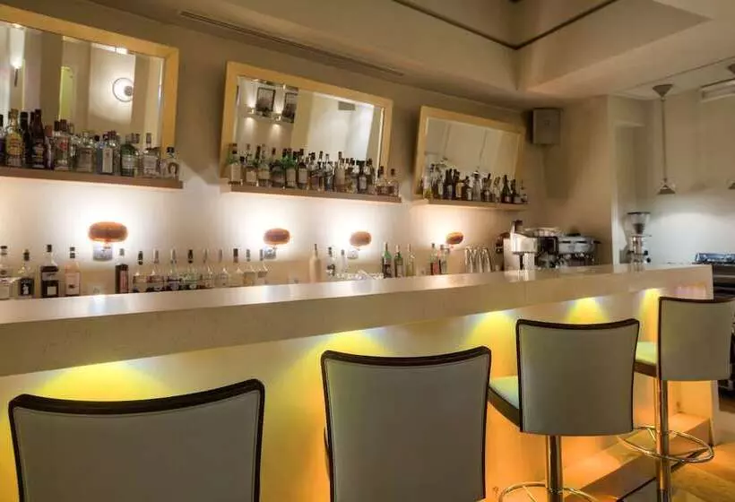 ホテル O&b Athens Boutique