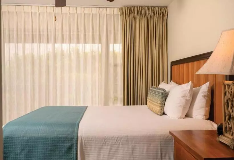 Отель Paniolo Greens Resort