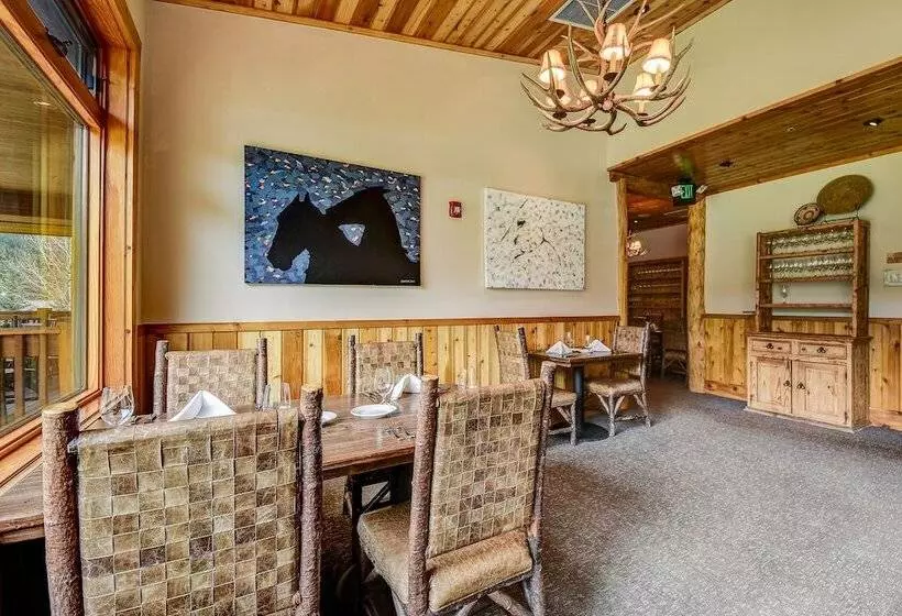 Отель Rainbow Ranch Lodge