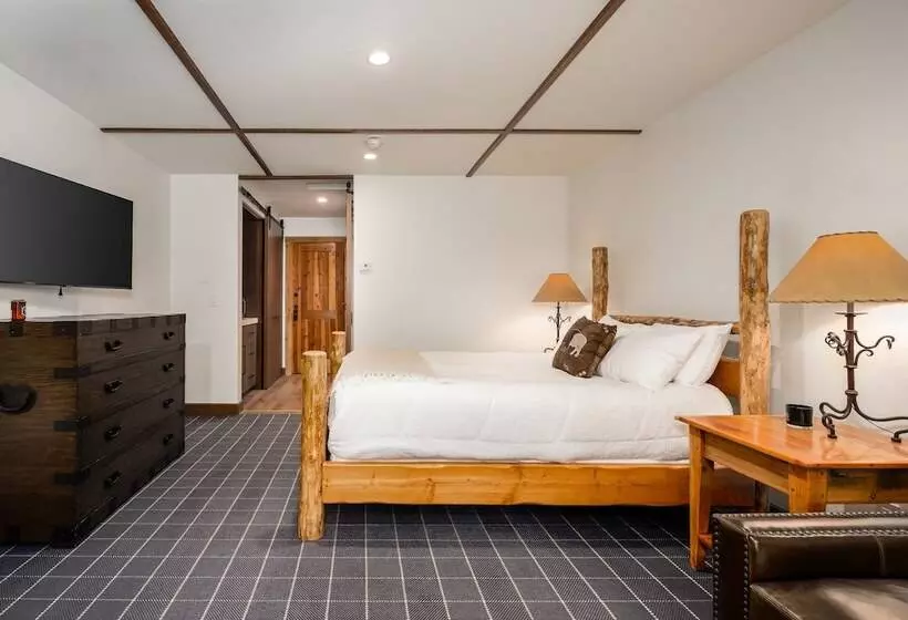 Отель Rainbow Ranch Lodge