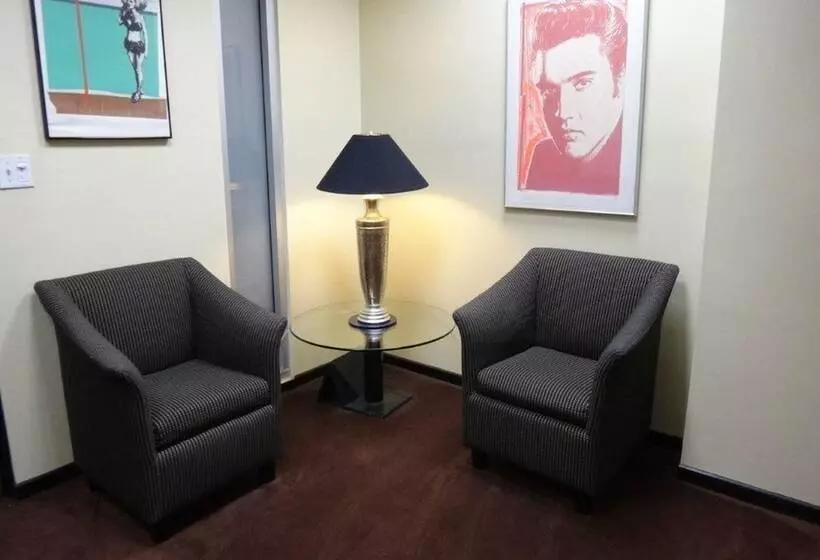 Ramada Plaza By Wyndham West Hollywood Hotel & Suites