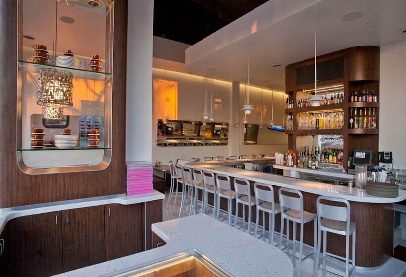 Ramada Plaza By Wyndham West Hollywood Hotel & Suites