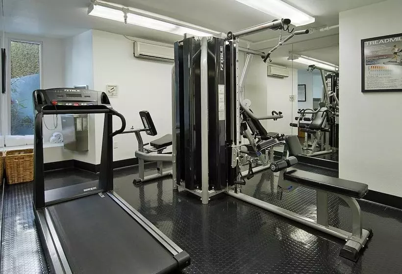 Ramada Plaza By Wyndham West Hollywood Hotel & Suites