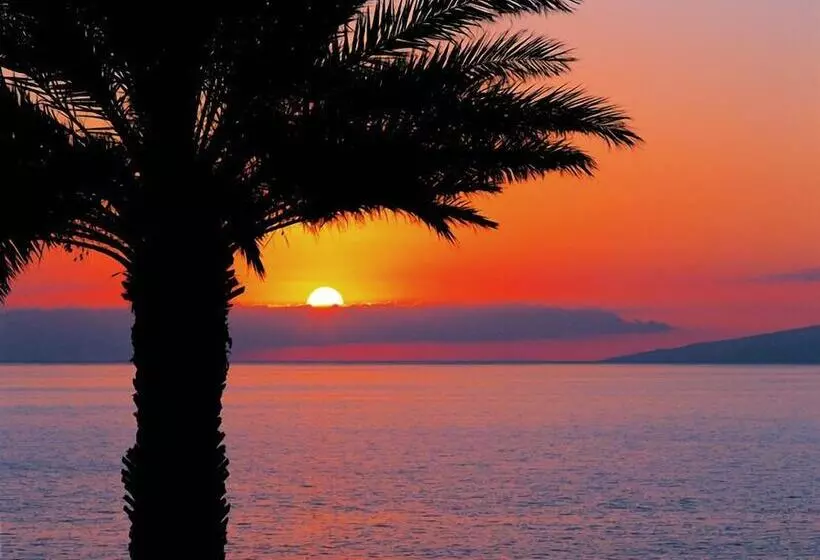 Отель Atlantic Holiday