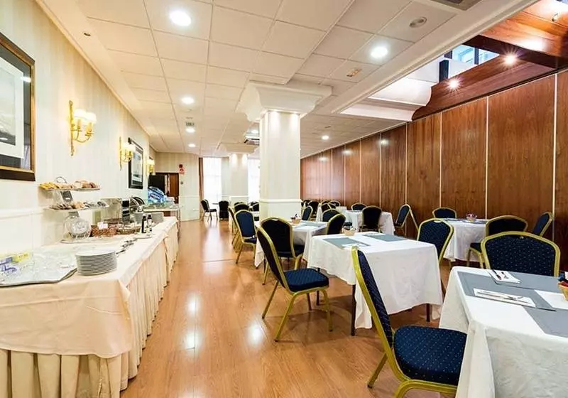 Hotel Fc Infantas De Leon