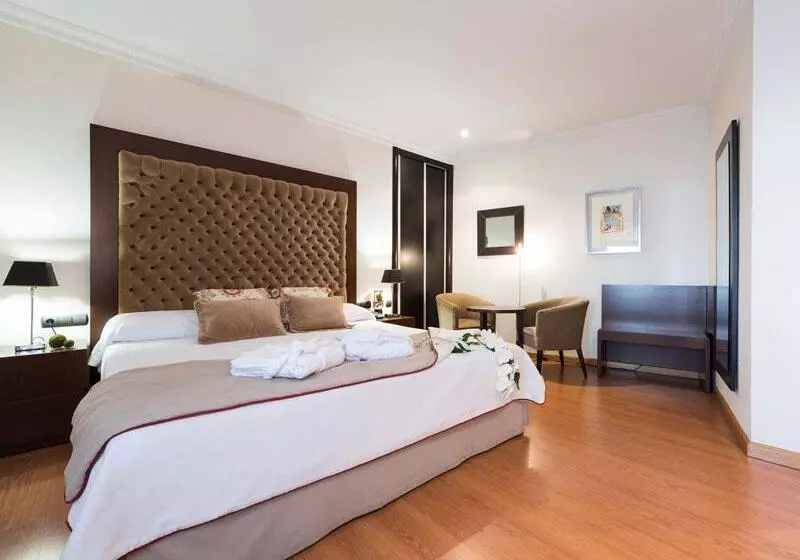 Hotel Fc Infantas De Leon