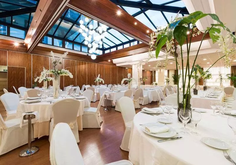 Hotel Fc Infantas De Leon