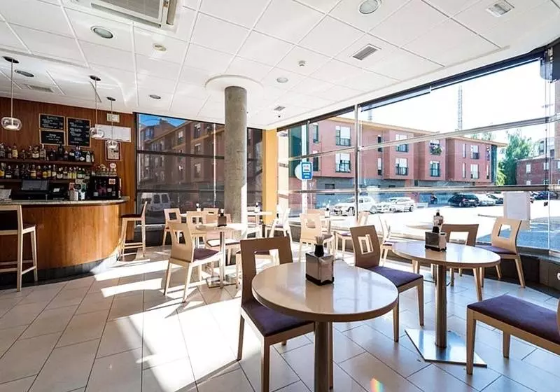 Hotel Fc Infantas De Leon