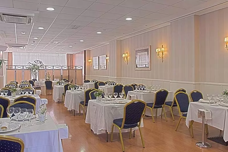 Hotel Fc Infantas De Leon