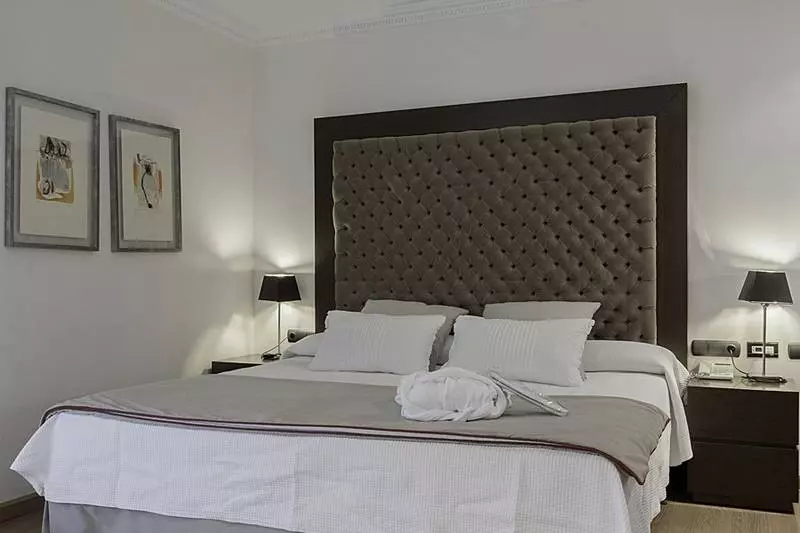 Hotel Fc Infantas De Leon